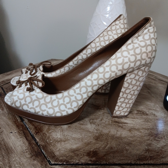 Like New Coach Sandals - Picture 3 of 7